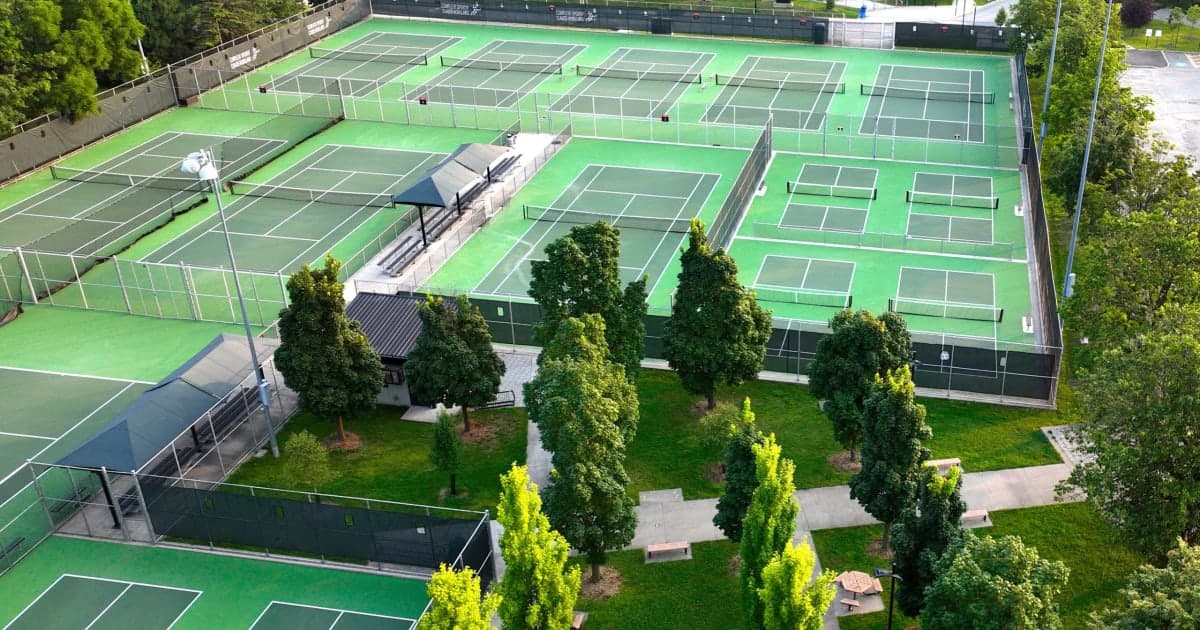 Terrains de tennis extérieurs - Complexe sportif Claude-Robillard - terrain de Tennis à Ahuntsic-Cartierville, photo du lieu